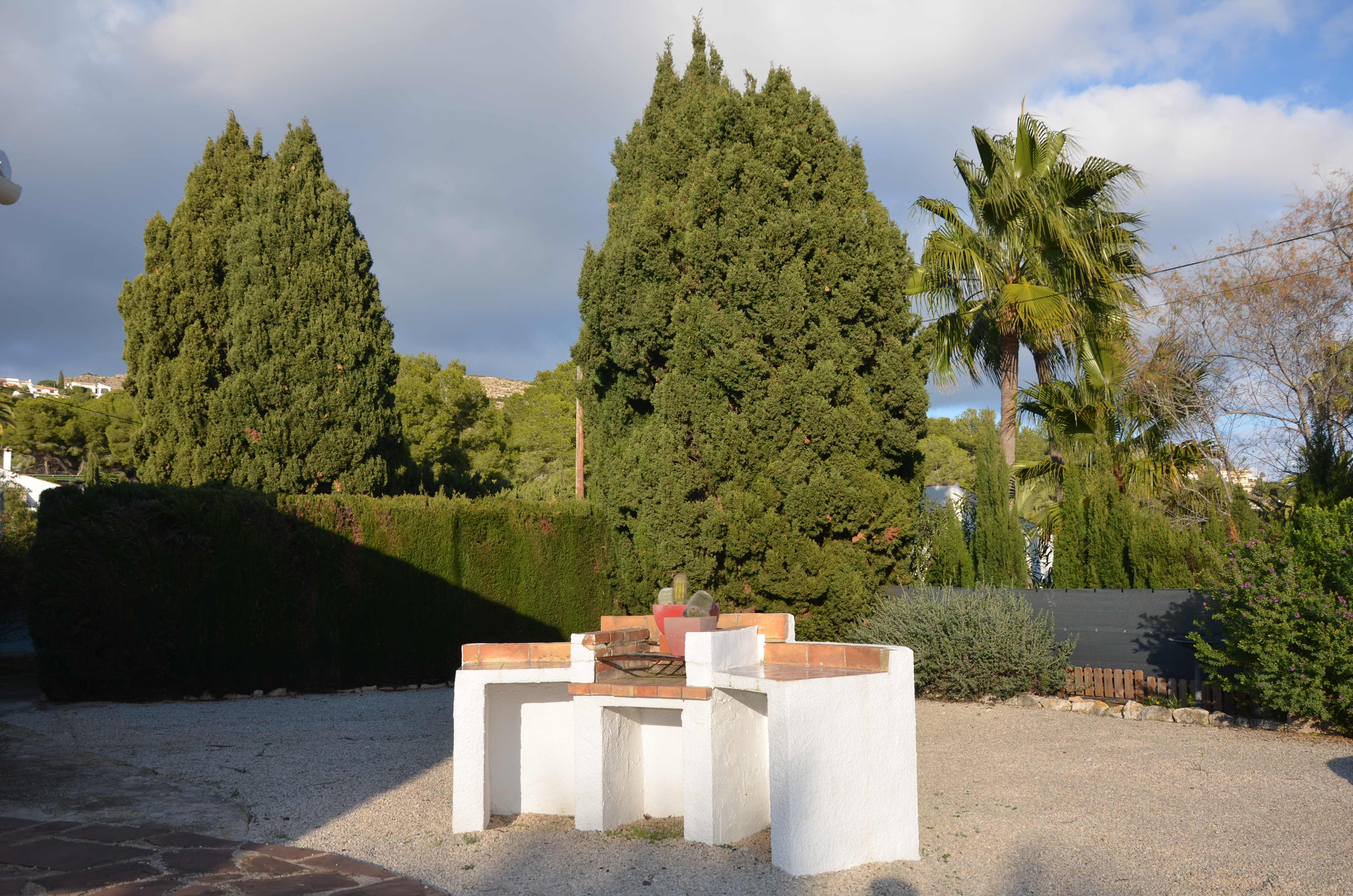 Montgó views and villa surroundings